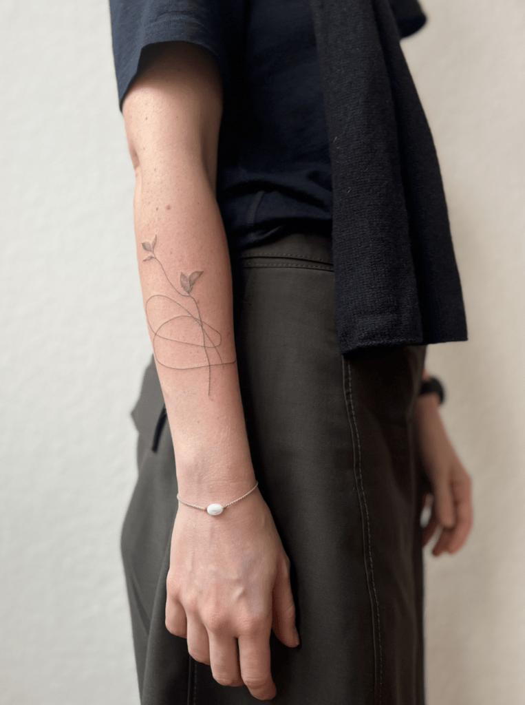 Paula Roesch Tattoo Handpoketattoo handpoke